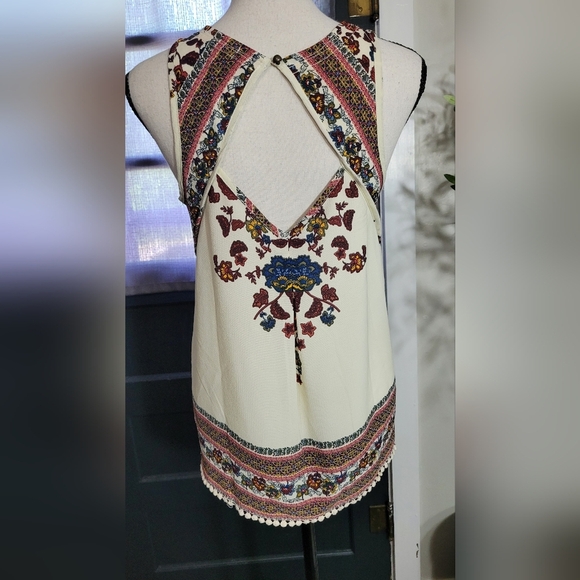 Coco + Jaimeson Buckle Floral Boho Sleeveless Tank Blouse - Picture 2 of 4